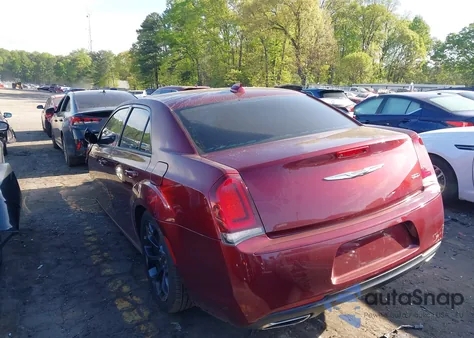 2019 Chrysler 300 Touring z USA, uszkodzony, nr VIN 2C3CCAAG8KH500965